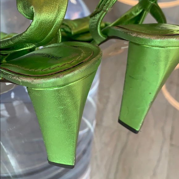 Metallic Green Heels by Diane von Furstenberg sz 7 - Picture 5 of 8